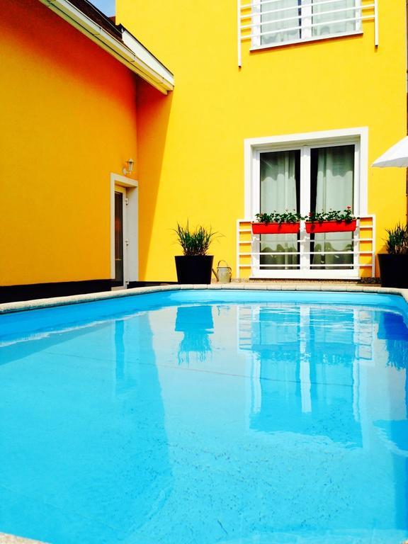 Villa Sipeky เซเนซ ภายนอก รูปภาพ